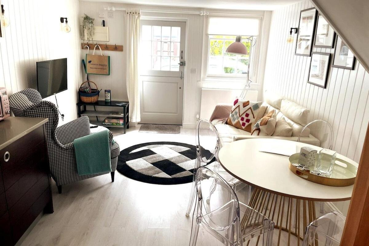 Stylish Cottage With Quay And River View 利明顿 外观 照片