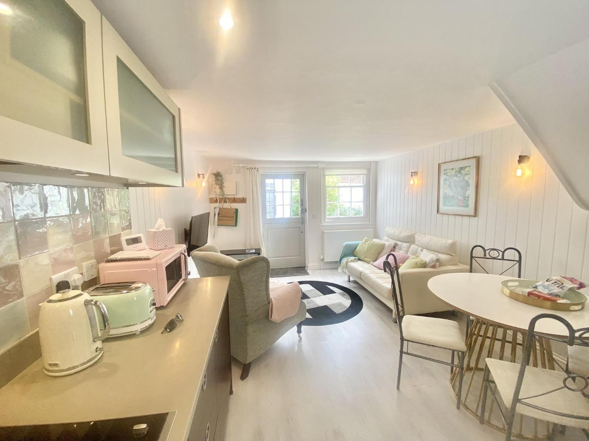 Stylish Cottage With Quay And River View 利明顿 外观 照片